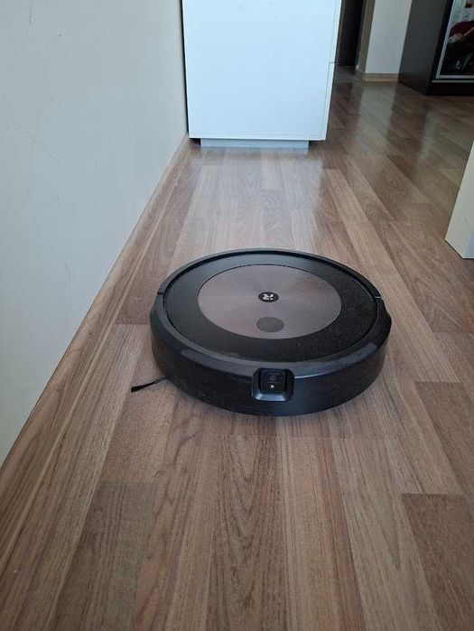 Робот прахосмукачка с моп iRobot Roomba Combo j5+