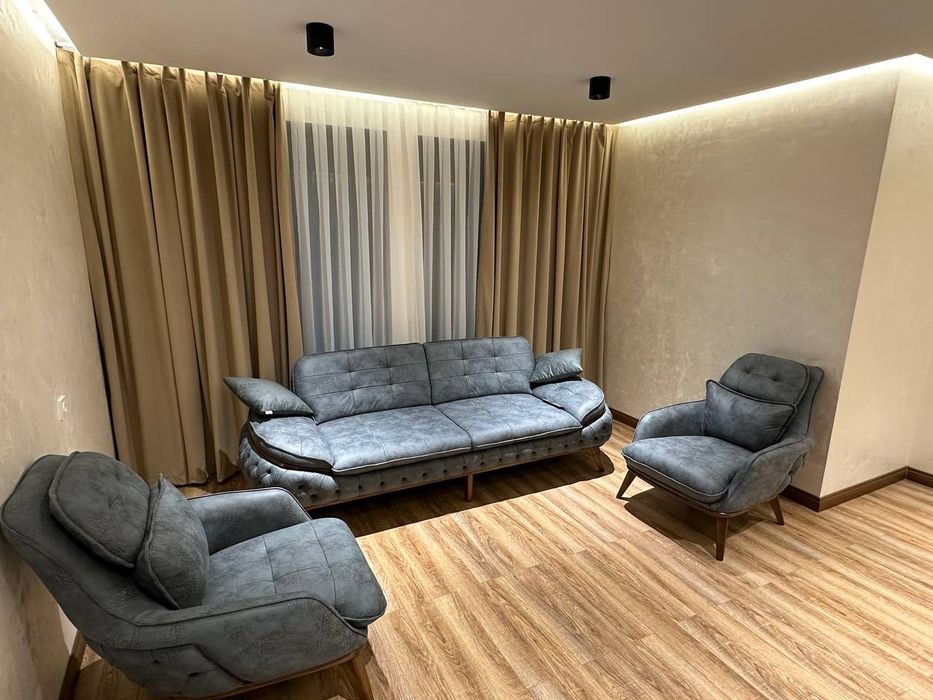 Хумсон 6 сотых 3 сотыхдан 2 та дача сотилади.