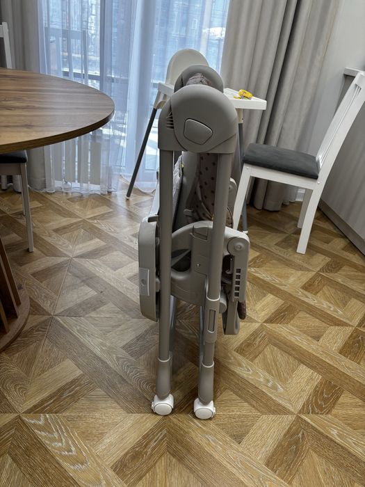 Детский стульчик для кормления,