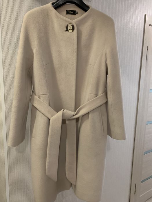 Пальто шерстяное 48 размера