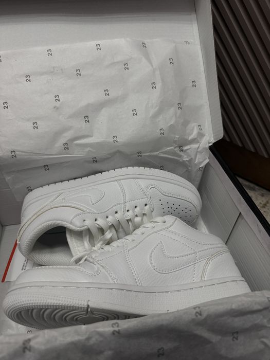 джорданы белые 36рр