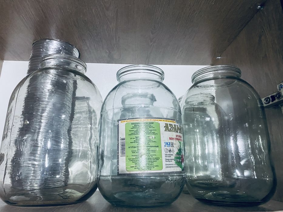Стекляный банки.