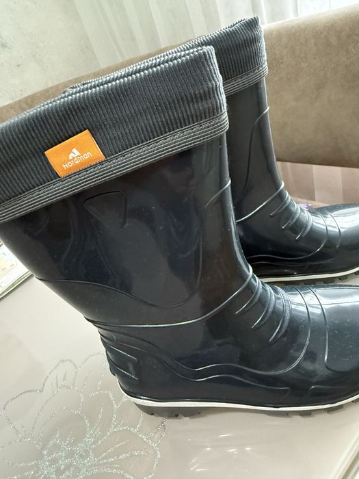 Сапоги на осень , новые