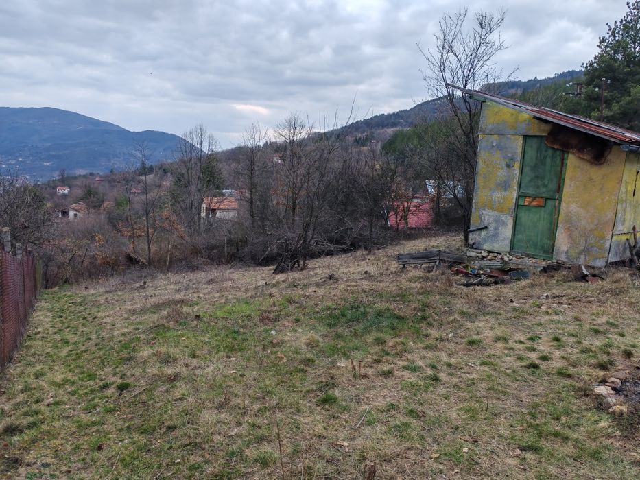 Продава се Парцел в Своге - 1000 кв.м за 9 €/кв.м - Снимка #1