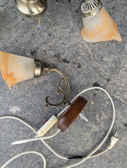 Стар полилей и аплик за стена