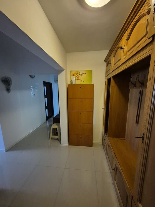Apartament 3 camere de inchiriat