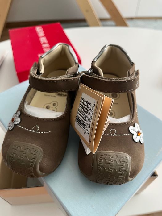 Детски обувки, чисто нови