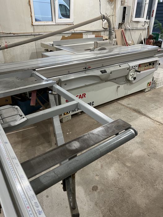 Vand circular cu incizor Sicar 3200 in stare de functionare, primul pr