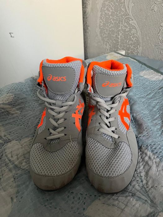 Продается борцовки для бокса
Кызыл Asics разме