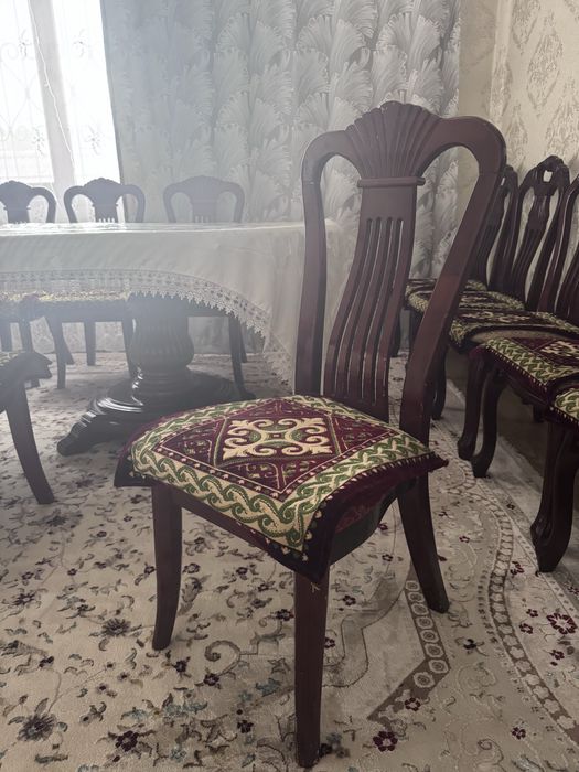 Продам стол и стулья