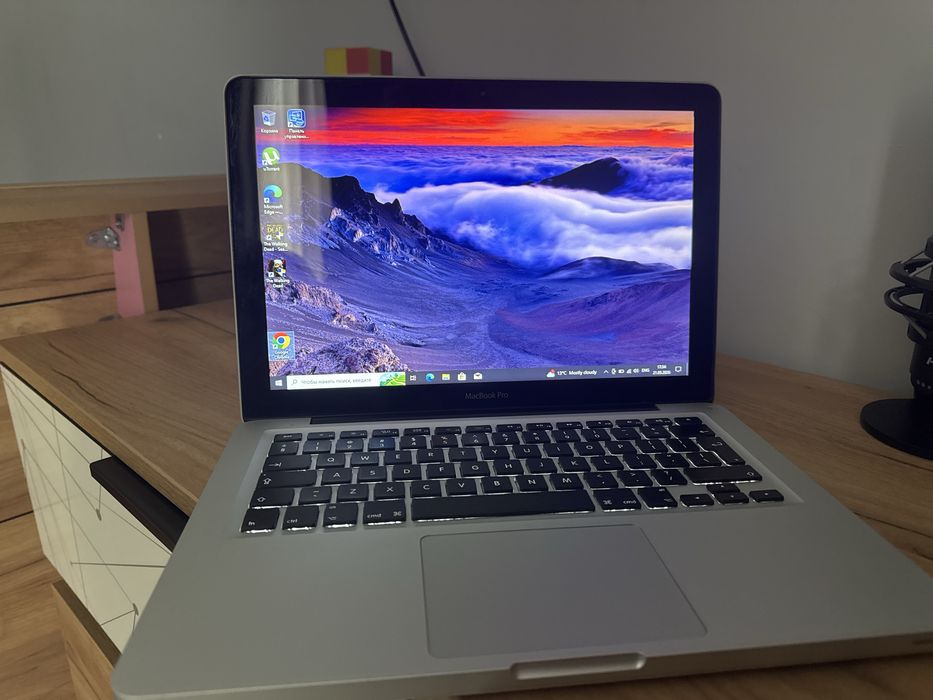 MacBook 2012 Pro, в подарок чехол!