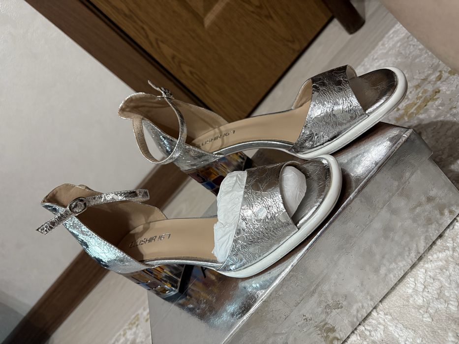 Туфли по 9.000 тг.