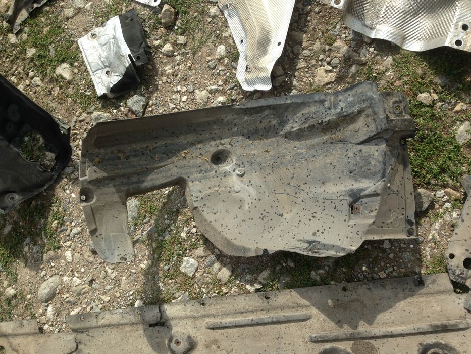 Кора двигател подкалник кори скорости изолаци БМВ Е90 е91 е92 е93