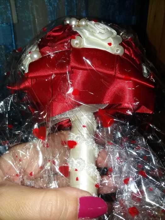 Buchet de mireasa/nasa cu brose si flori din satin