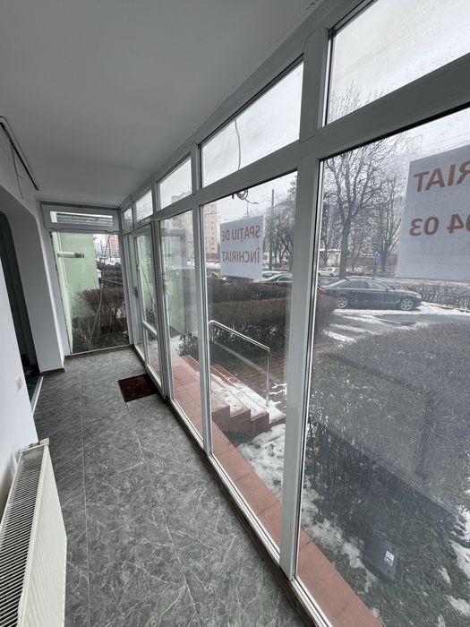 Spatiu Comercial Stradal / birou   60 mp Harmanului 25
