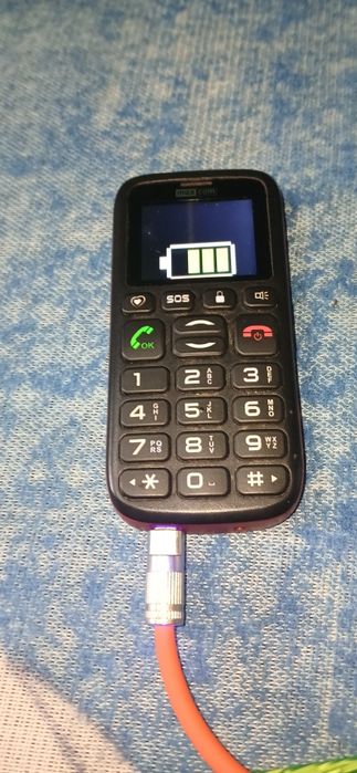 Încărcătoare vechi de telefoane și diverse