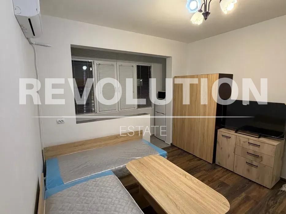 Дава се под наем Едностаен апартамент в Варна, Младост 1 - 30 кв.м за 309.06 € - Снимка #1