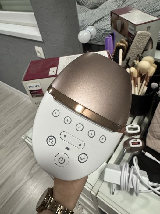 Фотоепилатор Philips Lumea