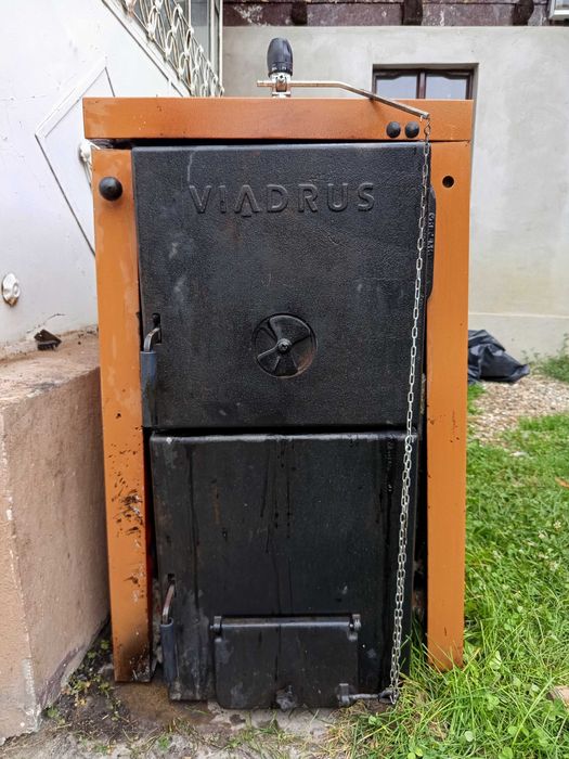 Vând Centrală Termică din Fontă VIADRUS Hercules (4 Elemenți - 20 kW) – Stare PerfectăDescriere GeneralăVând cazan din fontă pe combustibil solid