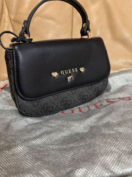 Мини Чанта Guess !
