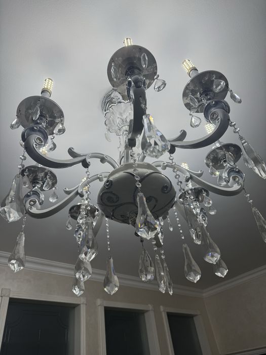 Шикарная фарфоровая люстра