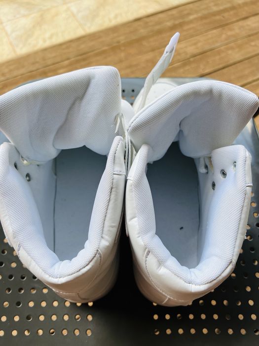 Бели кецове