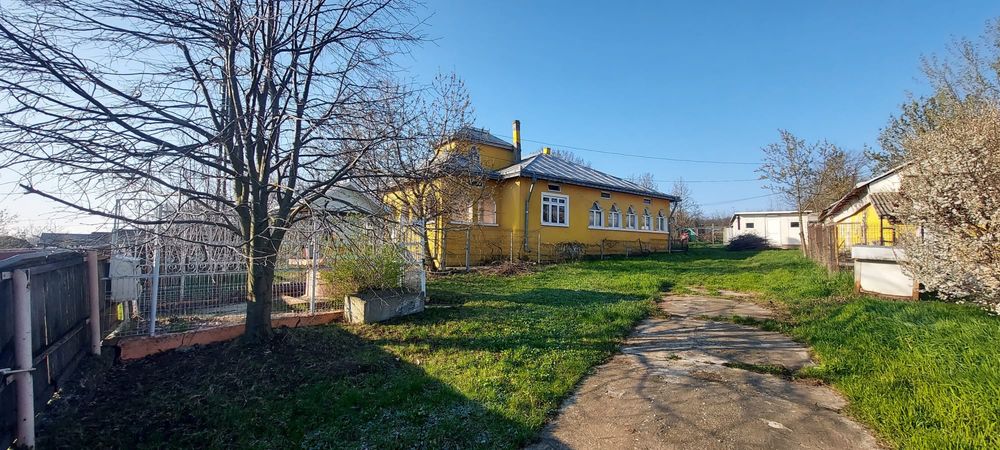 Vand casa si teren 10.000 mp-pret negociabil
