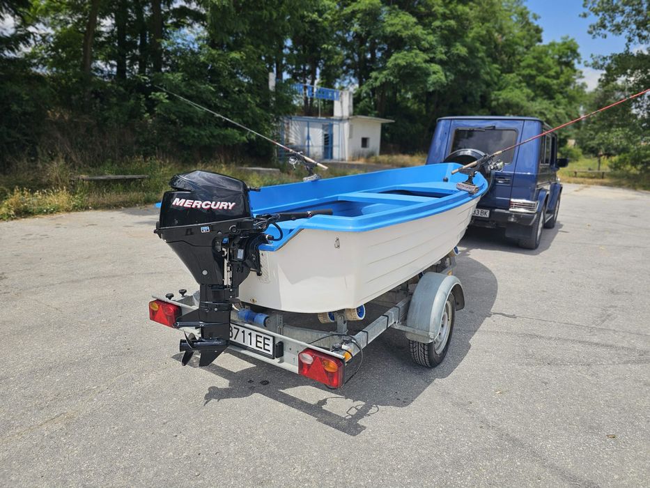 Лодка Мичуринка 395 + Mercury 8 HP  + регистриран колесар
