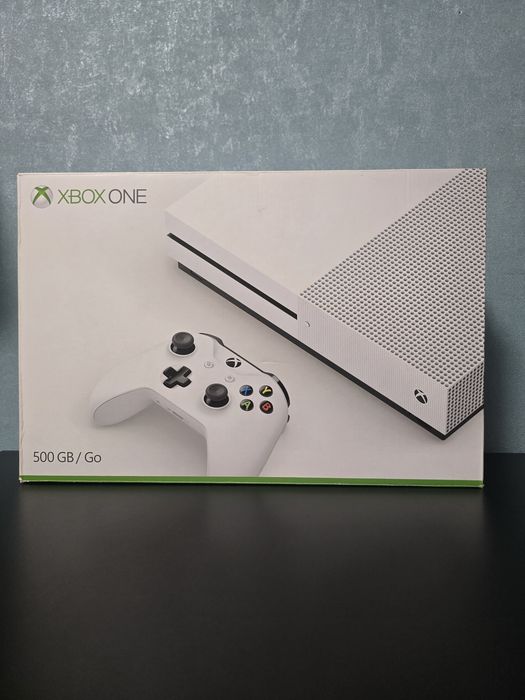 Xbox One S 500GB + Син джойстик + Кутия + 13 Игри