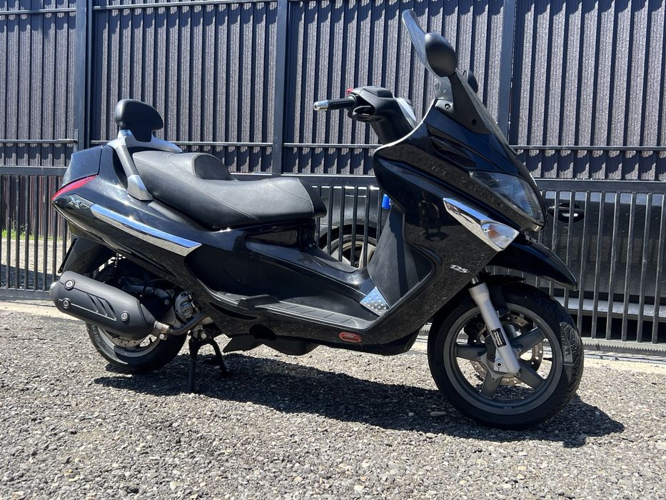 Scuter Piaggio X-evo