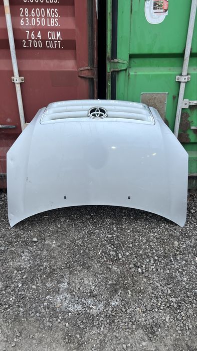 Капот Тойота Ипсум 2004