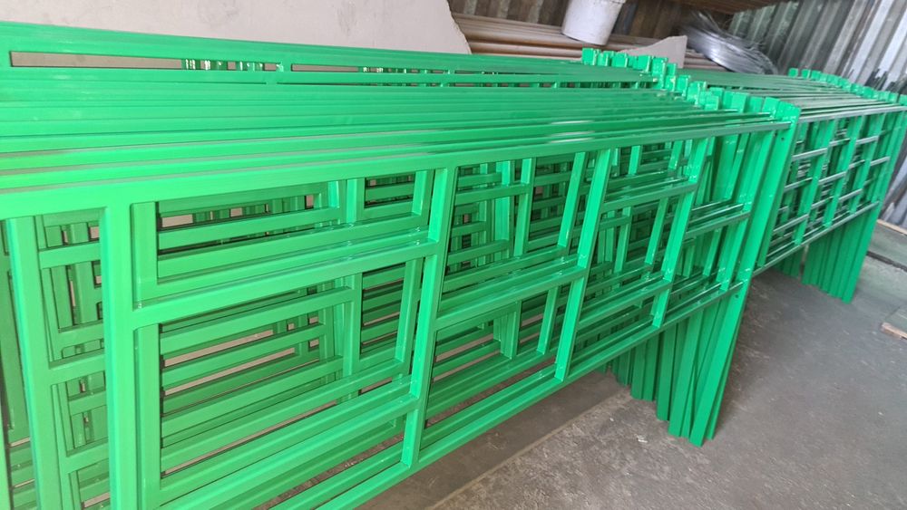 Заборы ограждения из металла