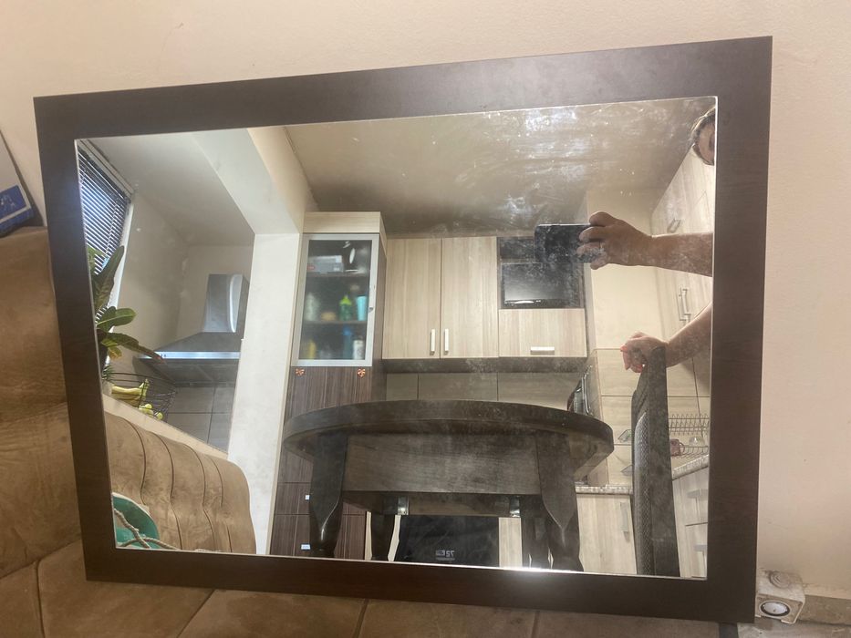 Ново огледало за стена