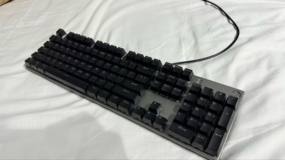 Механическая Клавиатура от компании HP на синих свечах