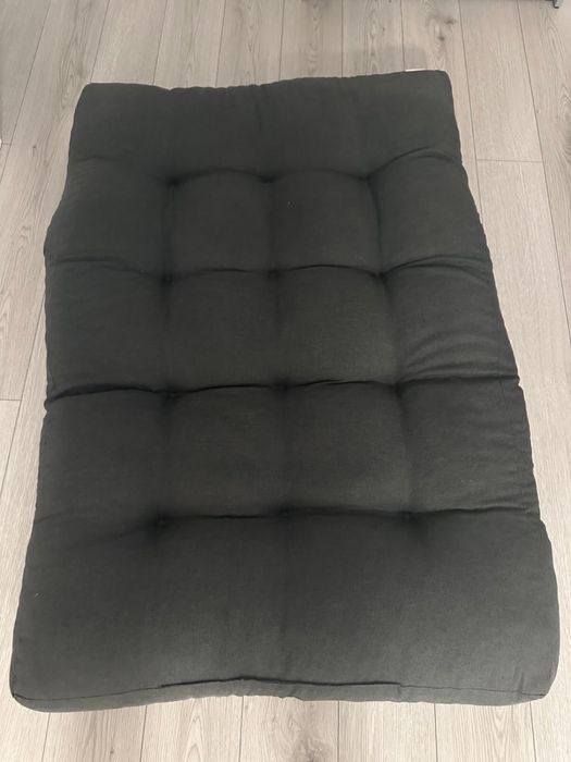 Set perne JYSK pentru mobilier din paleți – 3 saltele + 2 spătare, negre