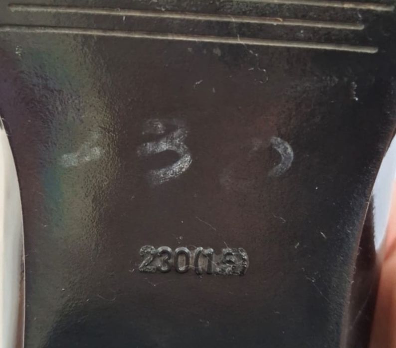 Продам туфли школьные