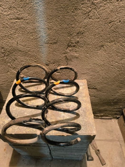 Продам пружины от Ларгуса задние