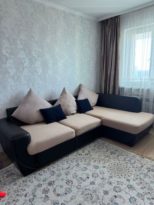 Продам угловой диван.