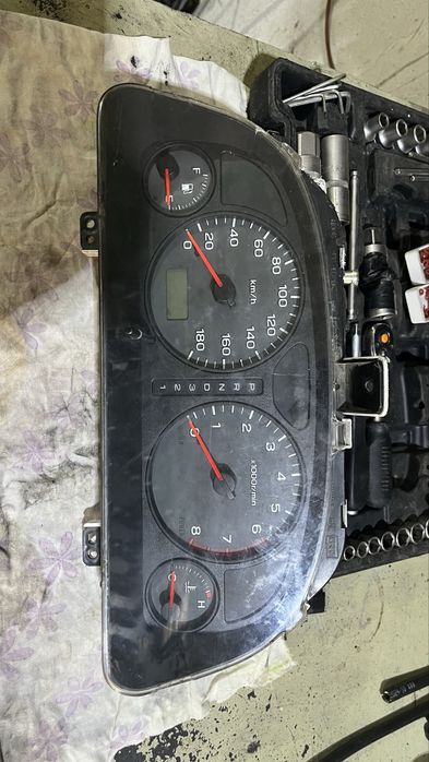 Приборная панель Subaru forester sf5