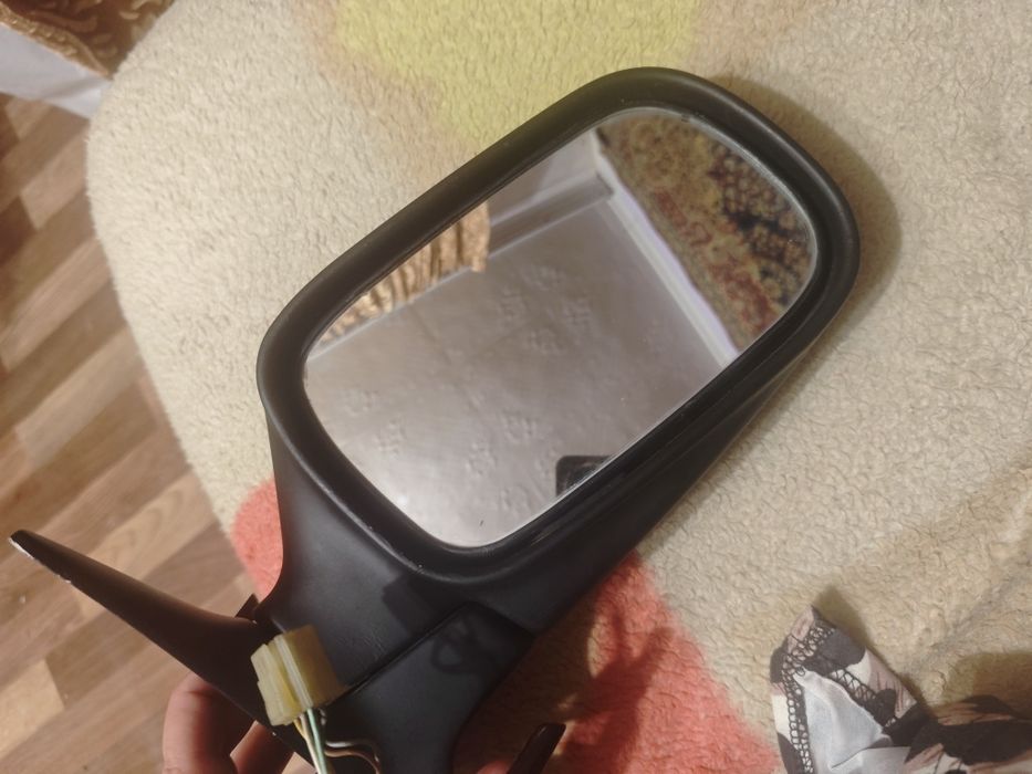 Зеркало Subaru правое