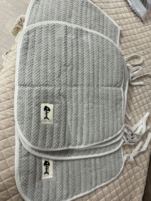 Продам сидушки на стулья подушка