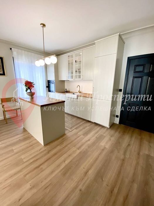 Продава се Тристаен апартамент в София, Център - 90 кв.м за 5000 €/кв.м - Снимка #1