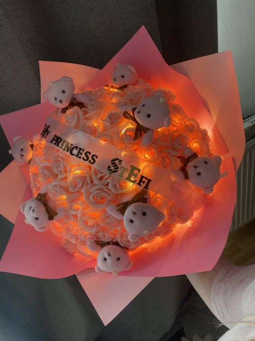 buchet din trandafiri de sapun cu ursuleti