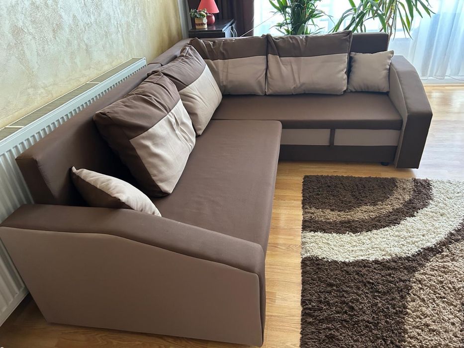 Canapea extensibila cu lada de depozitare