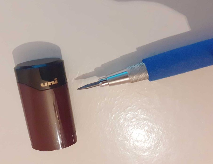 Ascutitoare Uni Mitsubishi creion mecanic 2mm leadholder