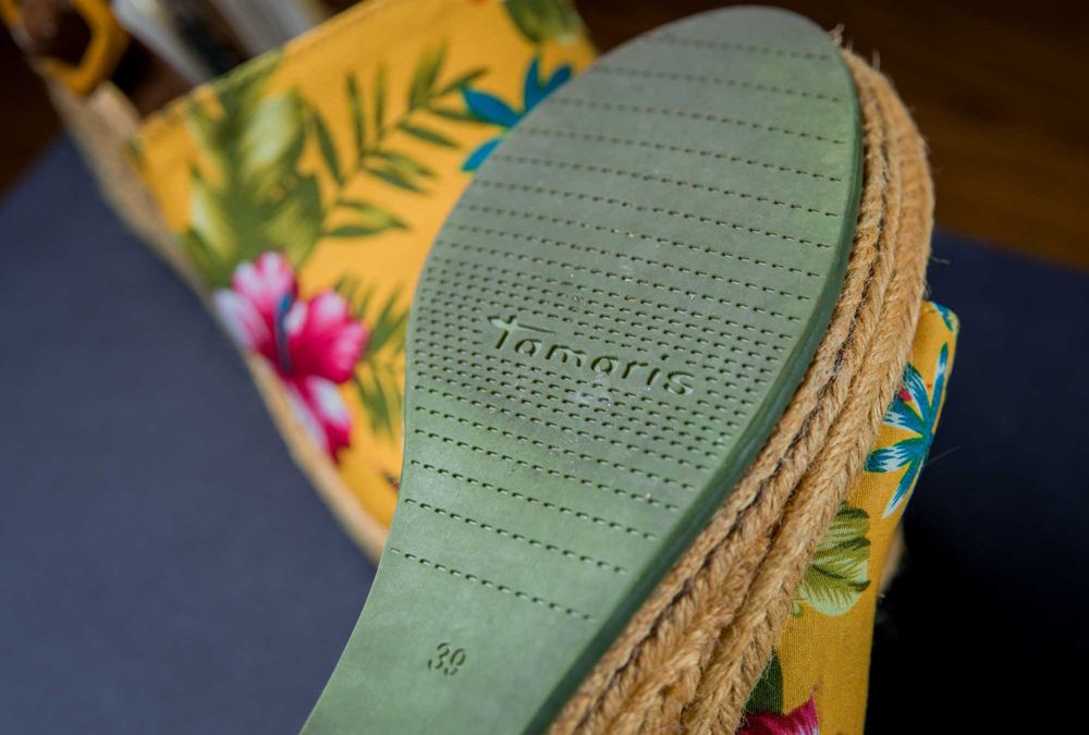 Дамски сандали на платформа Tamaris