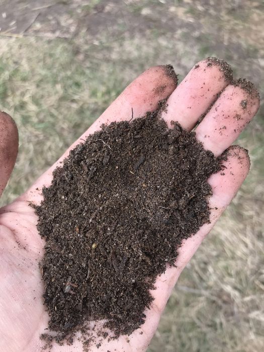 Продам чернозем, перегной в мешках.