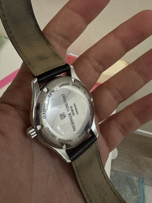 Продам часы Frederique Constant