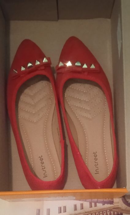 Продам балетки женские, красные!
