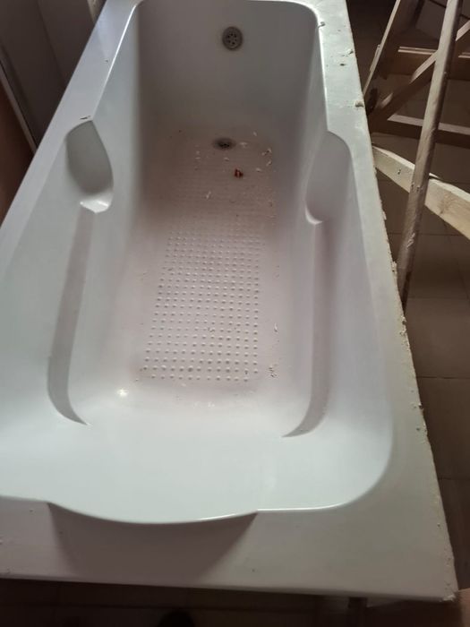 Продам ванну акриловую